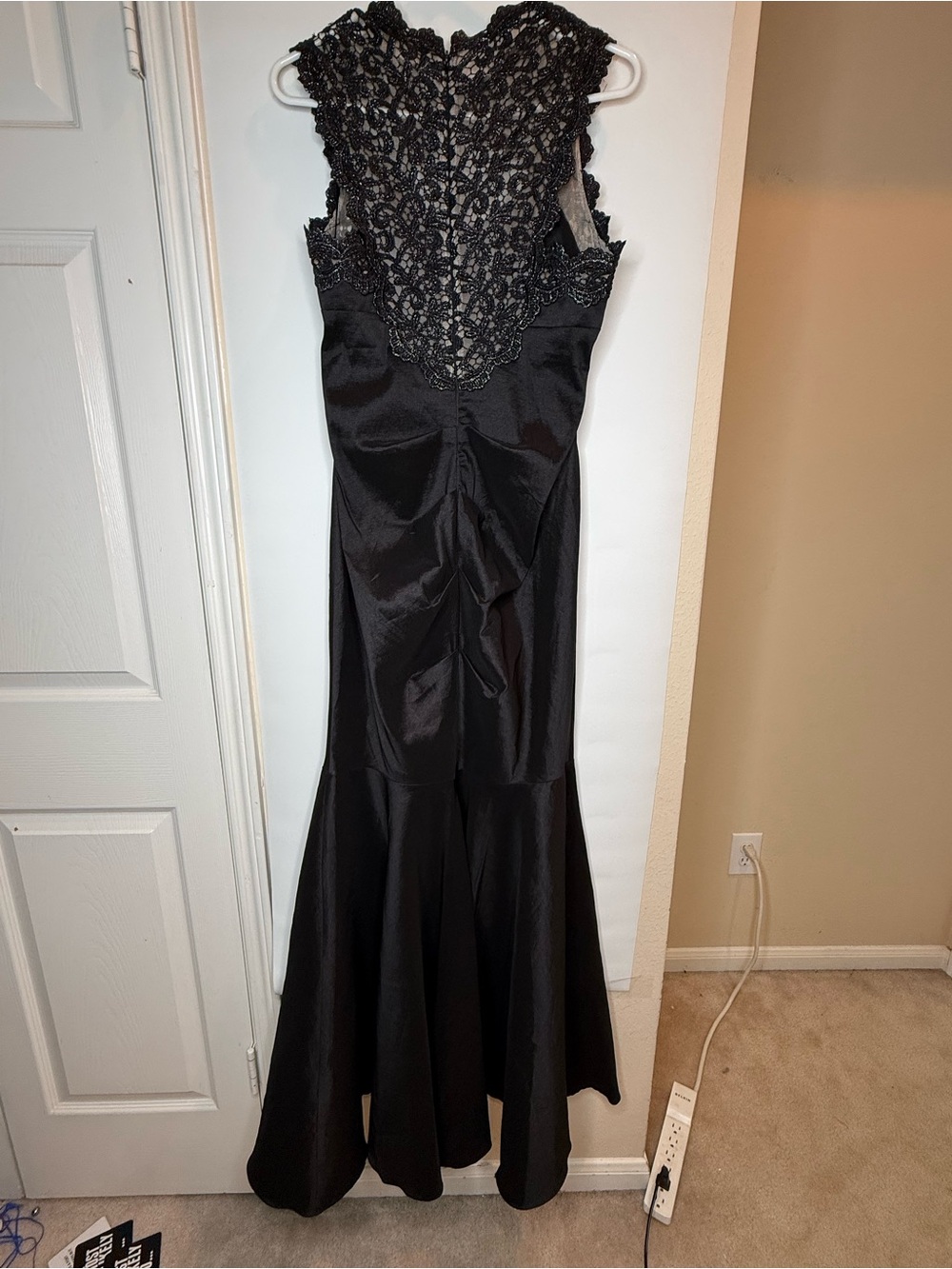 Xscape Black Lace-Accent Mermaid Maxi Dress - Picture 4 of 10